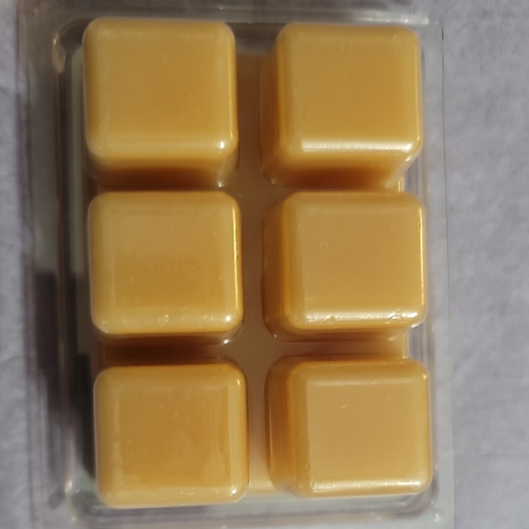🌟NIB🌟 Oak & Rye Pure Maple Butter Scented Wax Cubes - Picture 2 of 2